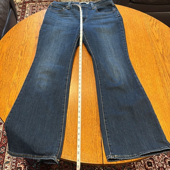 Woman’s Levi 726 Flare Jeans - Picture 5 of 7